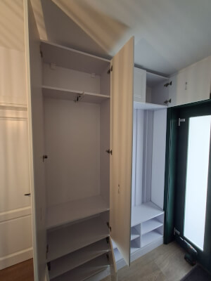 Mobilă hol la comandă Pal Alb cu MDF Vopsit UltraMat interior