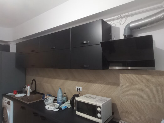 Bucătărie-comandă-cu-MDF-Vopsit-Negru-Mat-sus-29