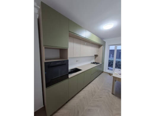 Bucătărie comandă din Pal Stejar cu MDF Vopsit Mat frezare mâner, model Mihaela